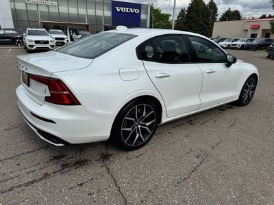 2022 Volvo S60 Recharge Plug-In Hybrid T8 Polestar