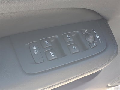 2023 Volvo S60 B5 Plus Dark Theme