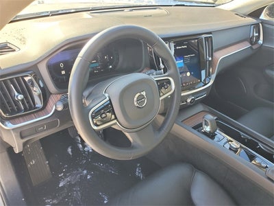 2023 Volvo S60 B5 Plus Dark Theme