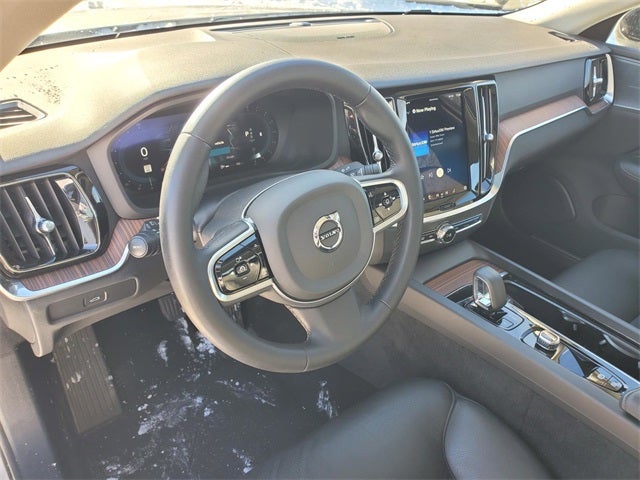 2023 Volvo S60 B5 Plus Dark Theme