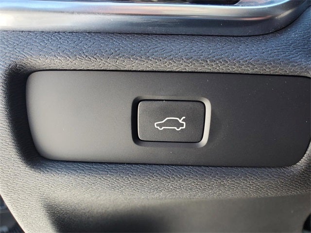 2023 Volvo S60 B5 Plus Dark Theme