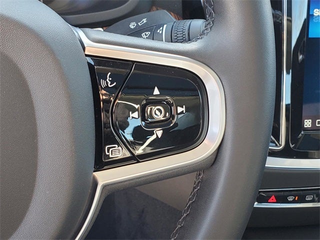 2023 Volvo S60 B5 Plus Dark Theme