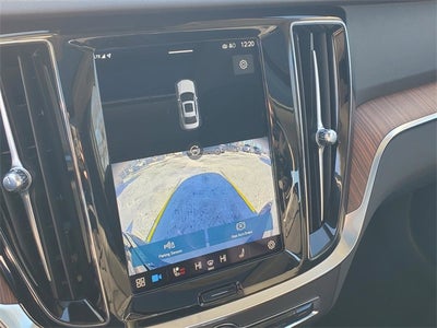 2023 Volvo S60 B5 Plus Dark Theme