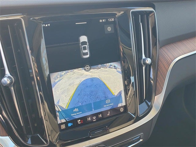 2023 Volvo S60 B5 Plus Dark Theme