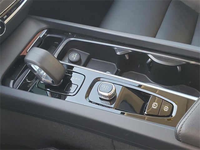 2023 Volvo S60 B5 Plus Dark Theme