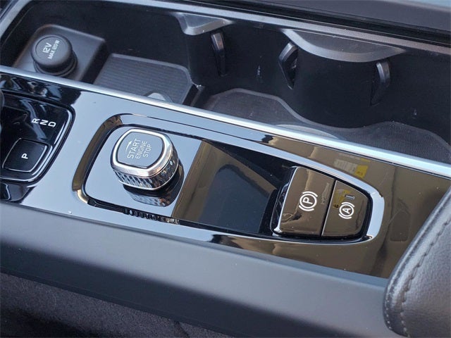 2023 Volvo S60 B5 Plus Dark Theme