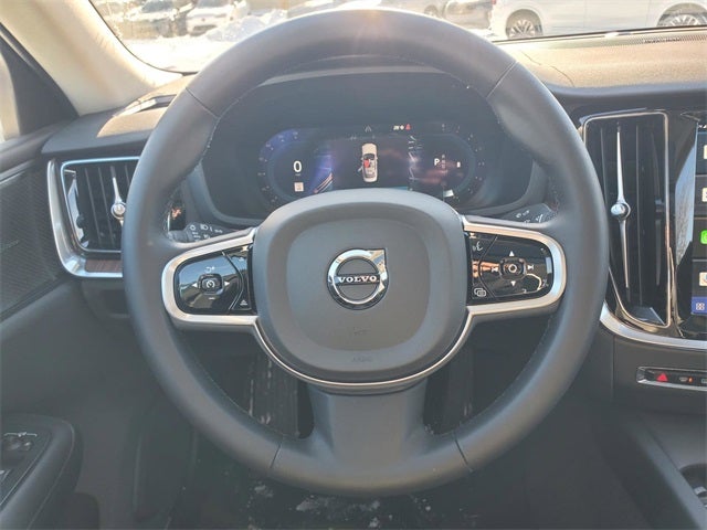 2023 Volvo S60 B5 Plus Dark Theme
