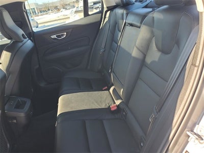 2023 Volvo S60 B5 Plus Dark Theme