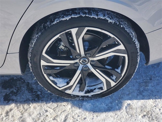 2023 Volvo S60 B5 Plus Dark Theme