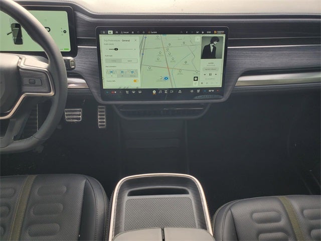 2024 Rivian R1S Adventure