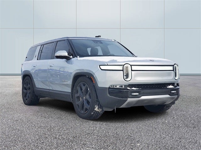 2024 Rivian R1S Adventure