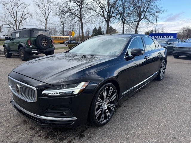 2023 Volvo S90 B6 Plus