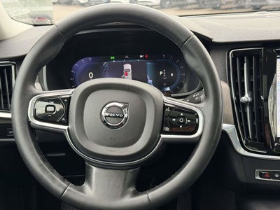 2023 Volvo S90 B6 Plus