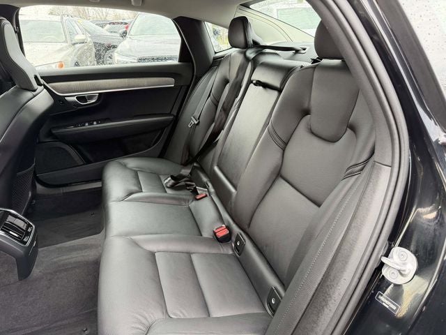 2023 Volvo S90 B6 Plus