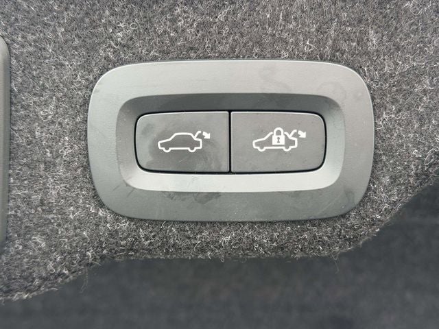 2023 Volvo S90 B6 Plus