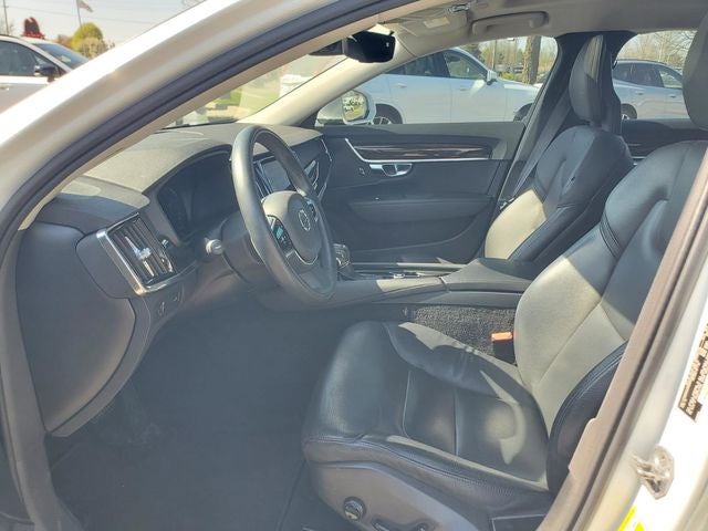 2018 Volvo S90 T6 Momentum