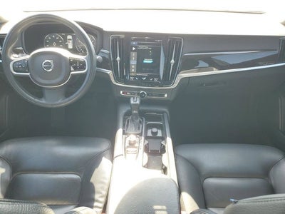 2018 Volvo S90 T6 Momentum