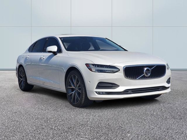 2018 Volvo S90 T6 Momentum