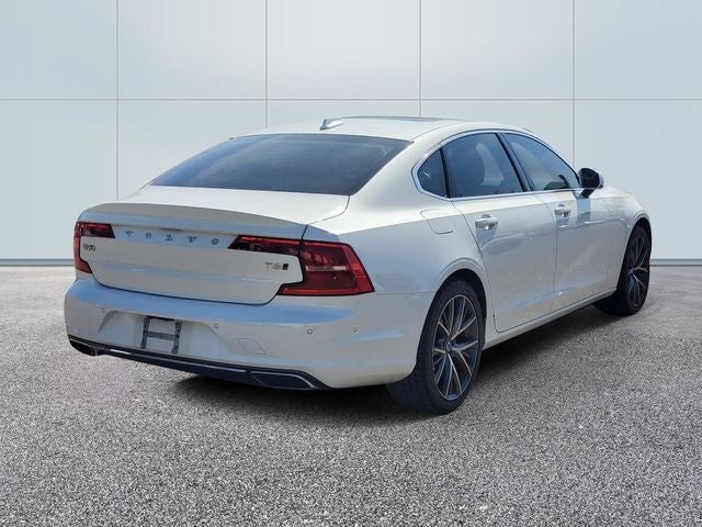 2018 Volvo S90 T6 Momentum