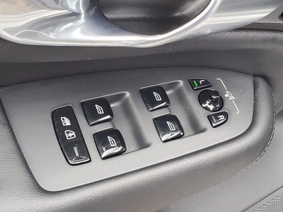 2023 Volvo XC90 B6 Plus 6-Seater