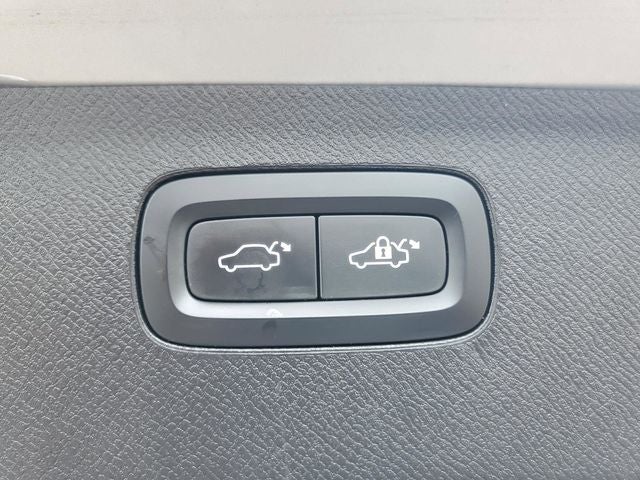 2023 Volvo XC90 B6 Plus 6-Seater