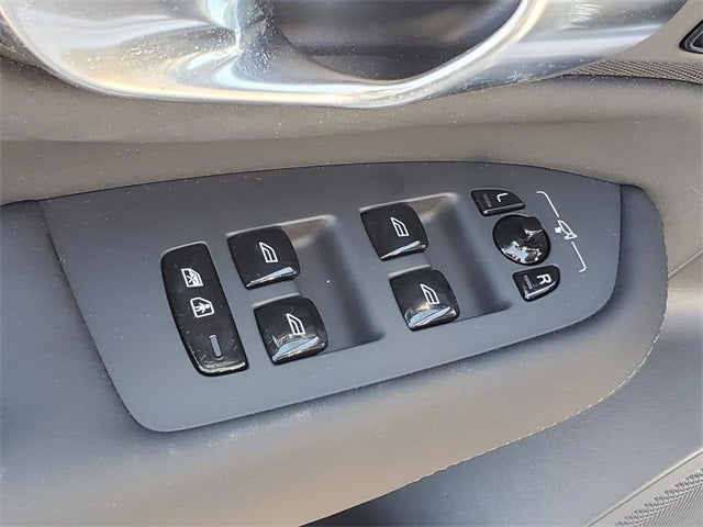 2025 Volvo XC90 B6 Plus 7-Seater 2025.5