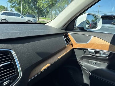 2024 Volvo XC90 B6 Plus Bright Theme