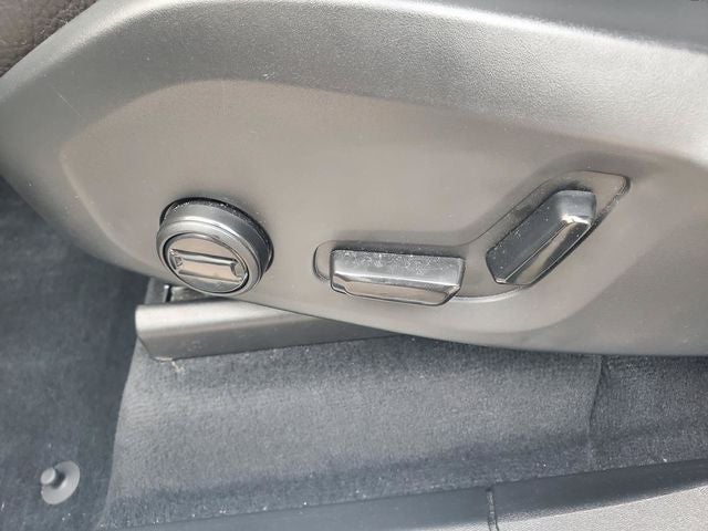 2024 Volvo XC90 B6 Plus Bright Theme