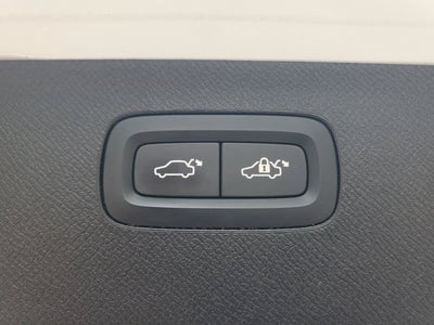 2024 Volvo XC90 B6 Plus Bright Theme