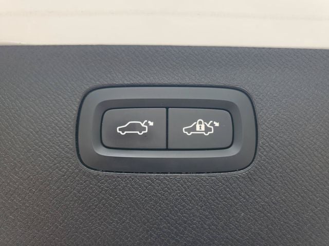 2024 Volvo XC90 B6 Plus Bright Theme