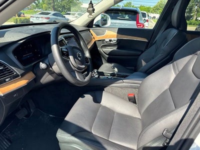 2024 Volvo XC90 B6 Plus Bright Theme
