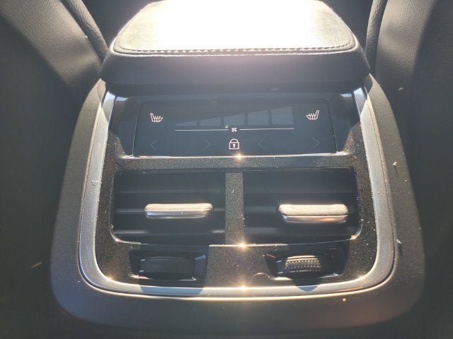 2024 Volvo XC90 B6 Plus Bright Theme