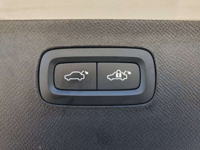 2024 Volvo XC90 B6 Plus Bright Theme