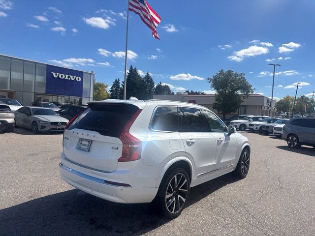2024 Volvo XC90 B6 Plus Bright Theme