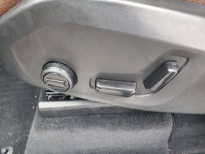 2024 Volvo XC90 B6 Plus Bright Theme