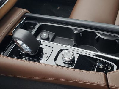 2024 Volvo XC90 B6 Plus Bright Theme