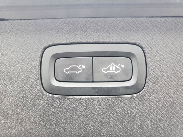 2024 Volvo XC90 B6 Plus Bright Theme