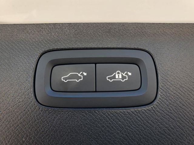 2023 Volvo XC90 B6 Plus 7-Seater