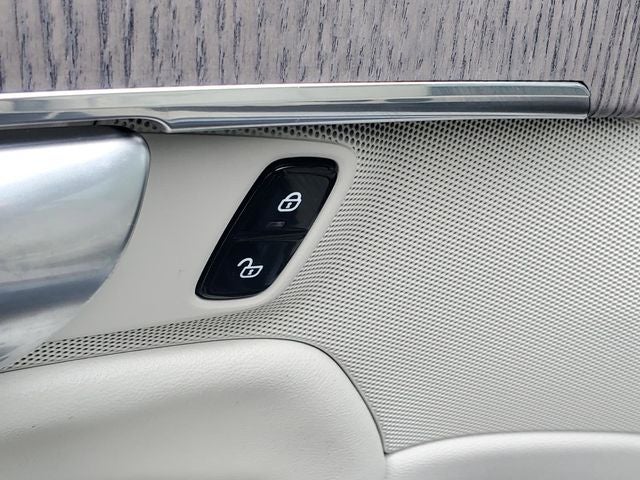 2023 Volvo XC90 B6 Core