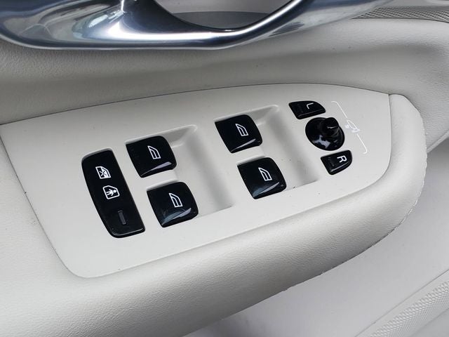 2023 Volvo XC90 B6 Core