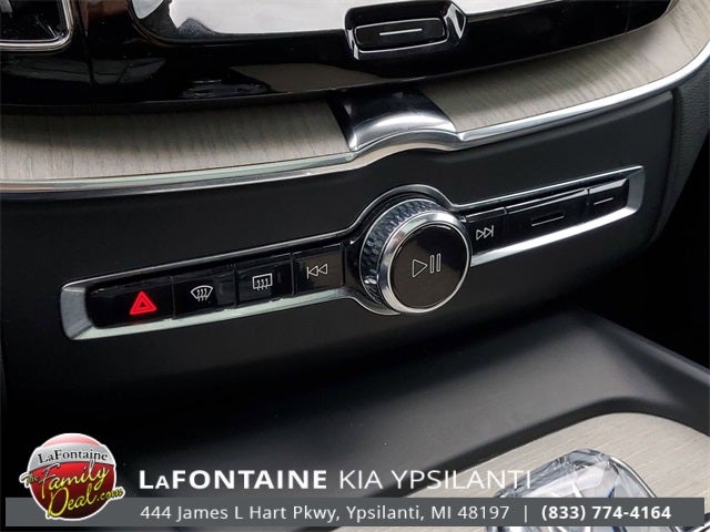 2022 Volvo XC60 B6 Inscription