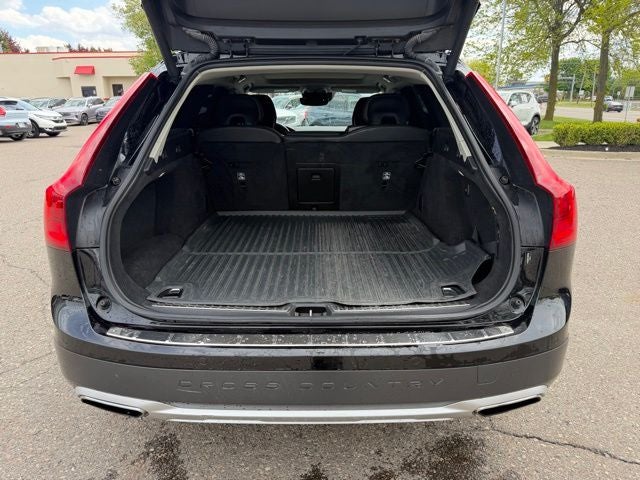 2019 Volvo V90 Cross Country T5