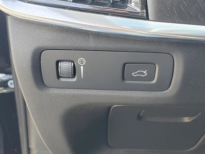 2019 Volvo V90 Cross Country T5