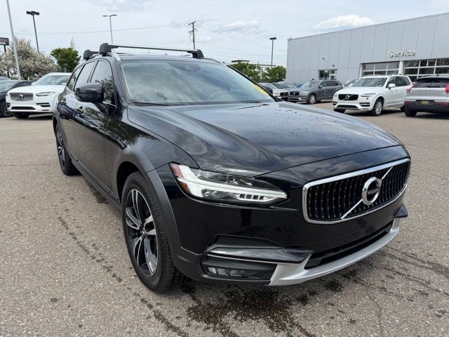 2019 Volvo V90 Cross Country T5