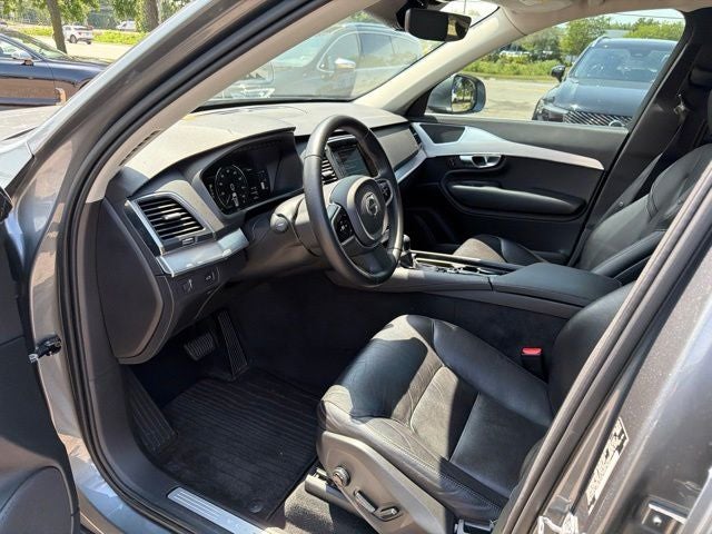 2017 Volvo XC90 T5 Momentum