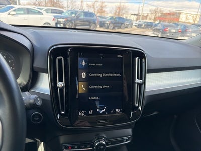 2021 Volvo XC40 Momentum