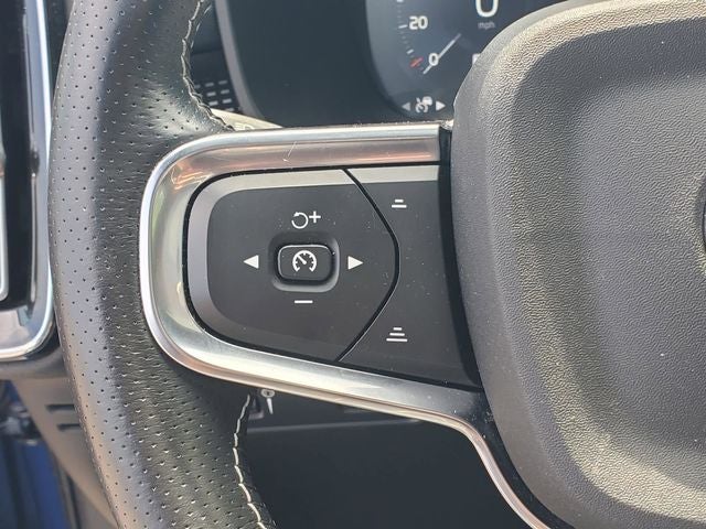 2021 Volvo XC40 R-Design