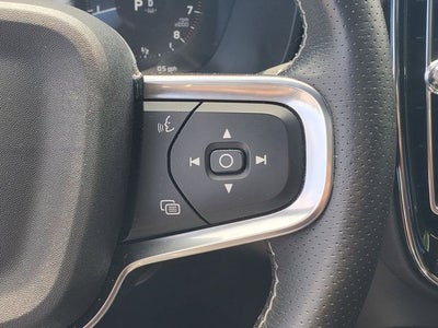 2021 Volvo XC40 R-Design