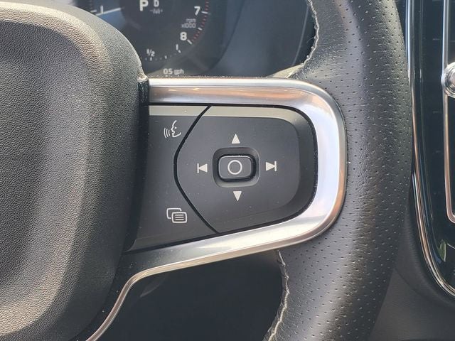 2021 Volvo XC40 R-Design