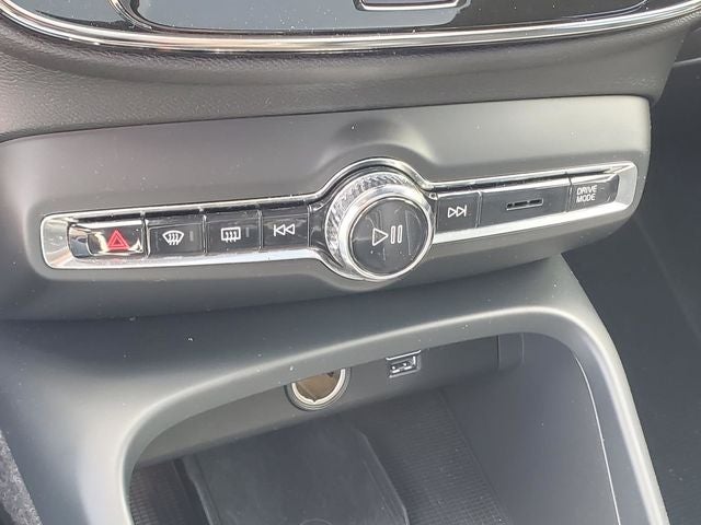 2021 Volvo XC40 R-Design